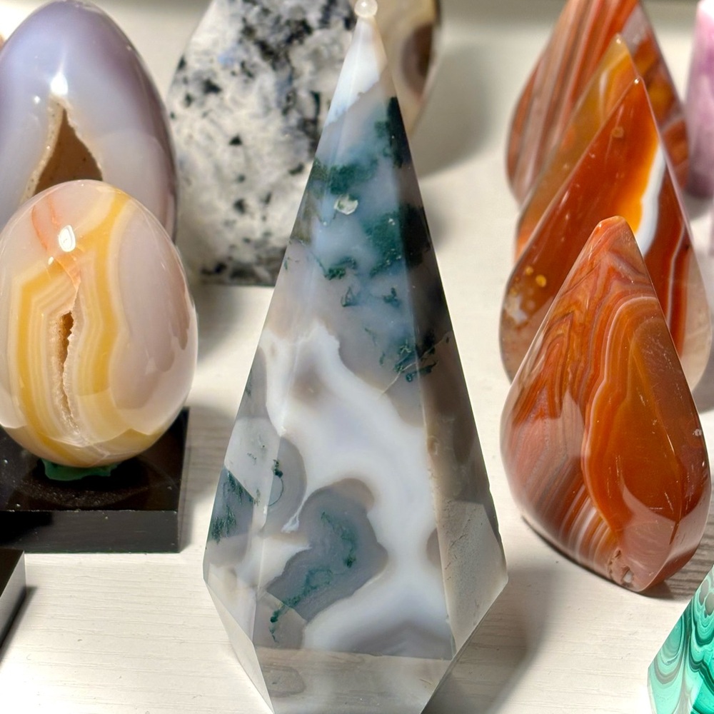 Beautiful natural Moss agate tall crystal diamond
